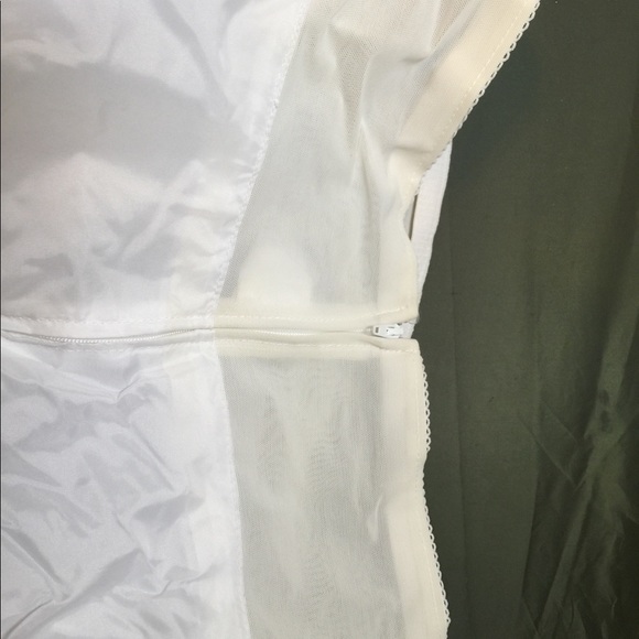 David’s Bridal Petticoat Size 8 - Picture 4 of 4